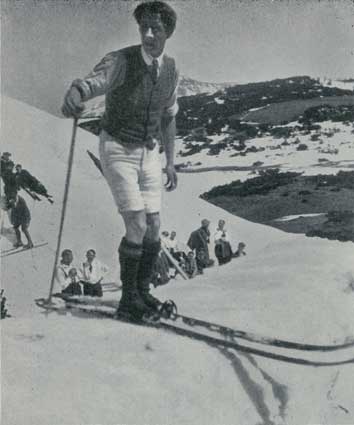 Gustav Jahn 1879-1919 Jahn beim herrichten einer Sprungschanze auf der Rax